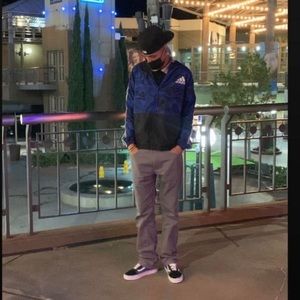 Meet your Posher, Christopher